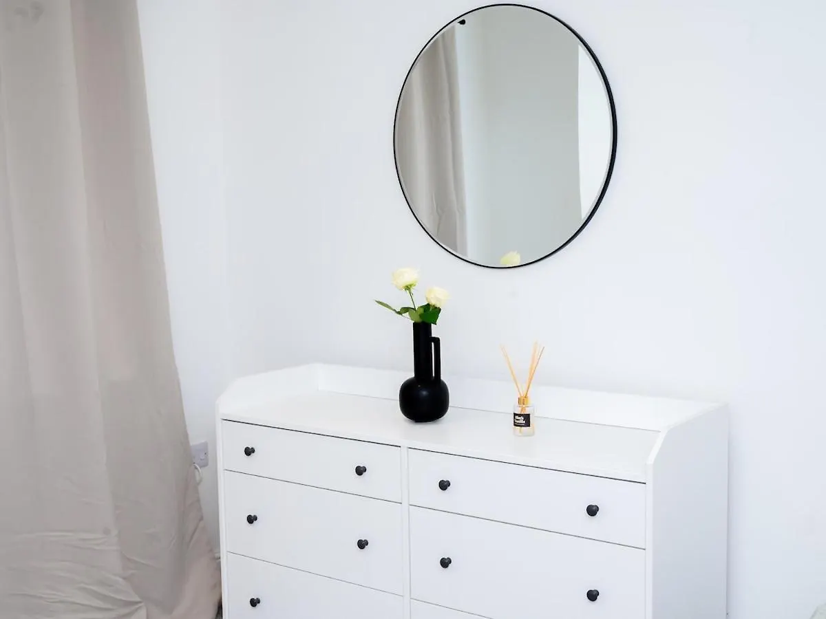 Central Cardiff City Apartment
