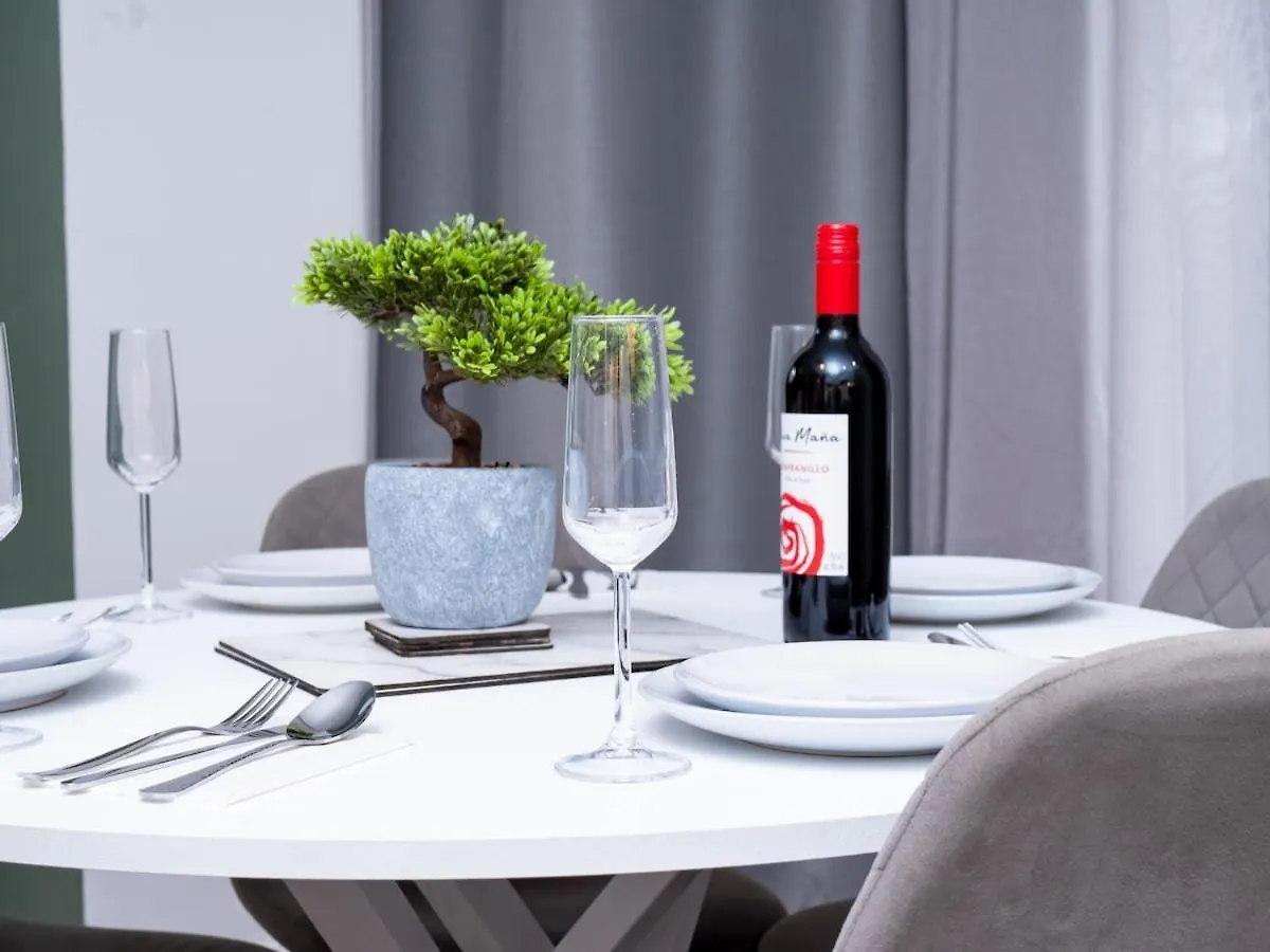 Central Cardiff City Apartment