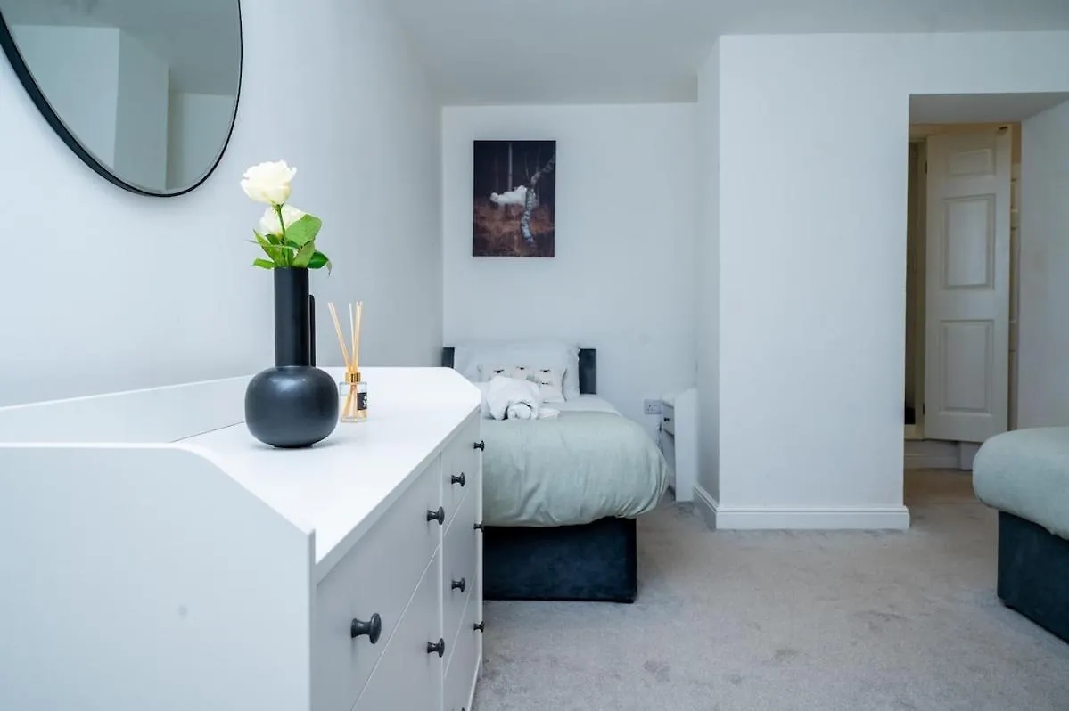 Central Cardiff City Apartment 0*,  United Kingdom