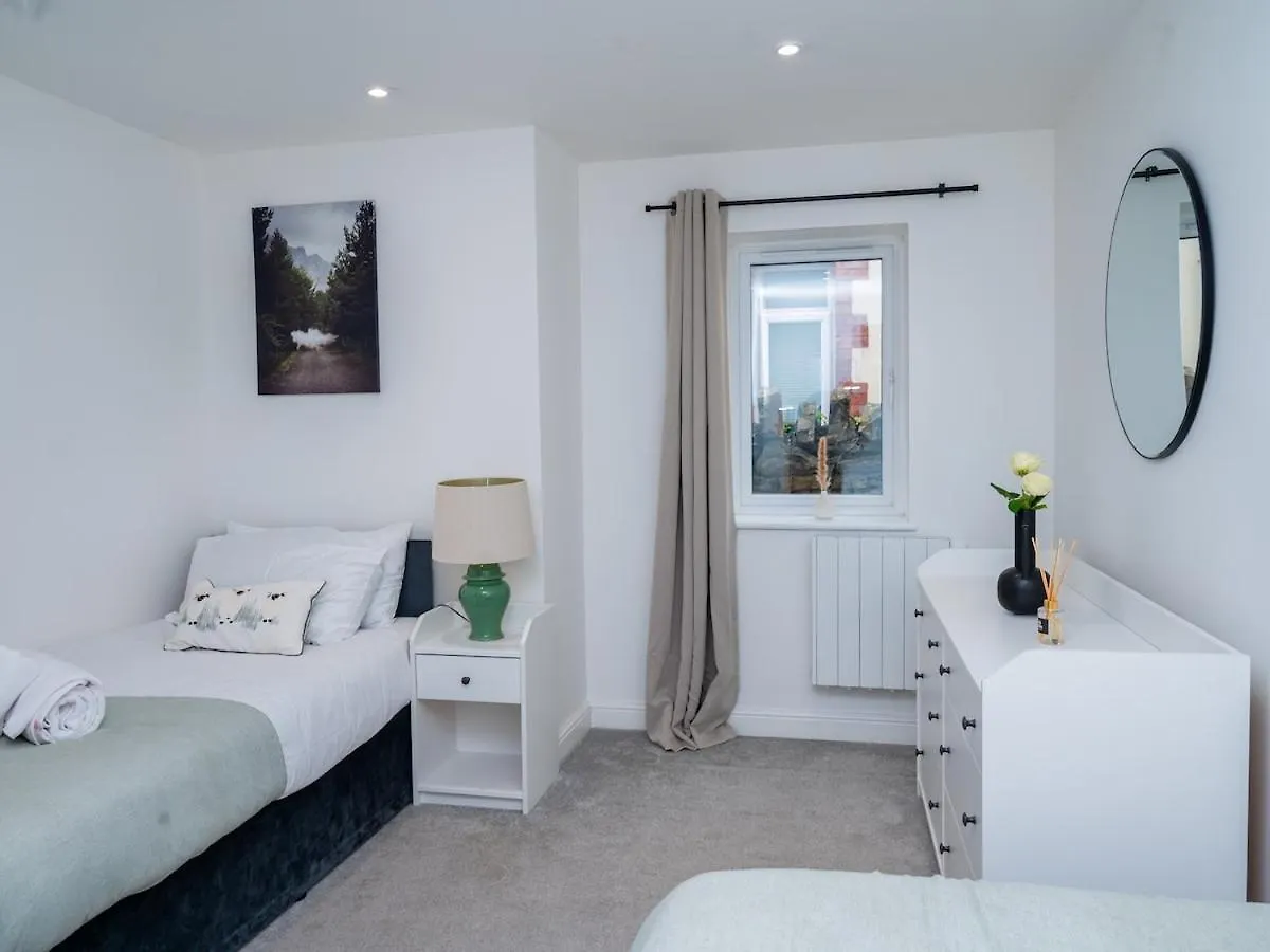 Central Cardiff City Apartment